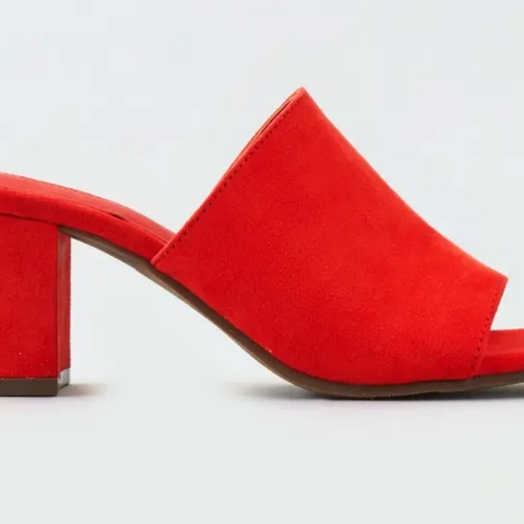 AE 👡 Block Heel Sandals - Picture 2 of 3